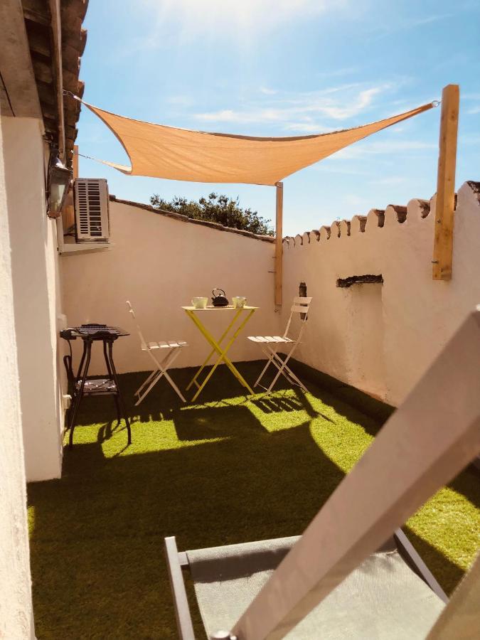 Appartement Au Dernier Etage Avec Terrasse Et Belle Vue Sur Nature Environnante Roujan Exterior foto
